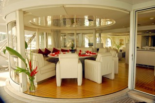 Motor yacht Lady Arraya -  Dining
